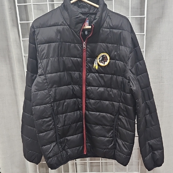 NFL Redskins New Old Stock Black Puffer Jacket NWOT - Picture 1 of 7